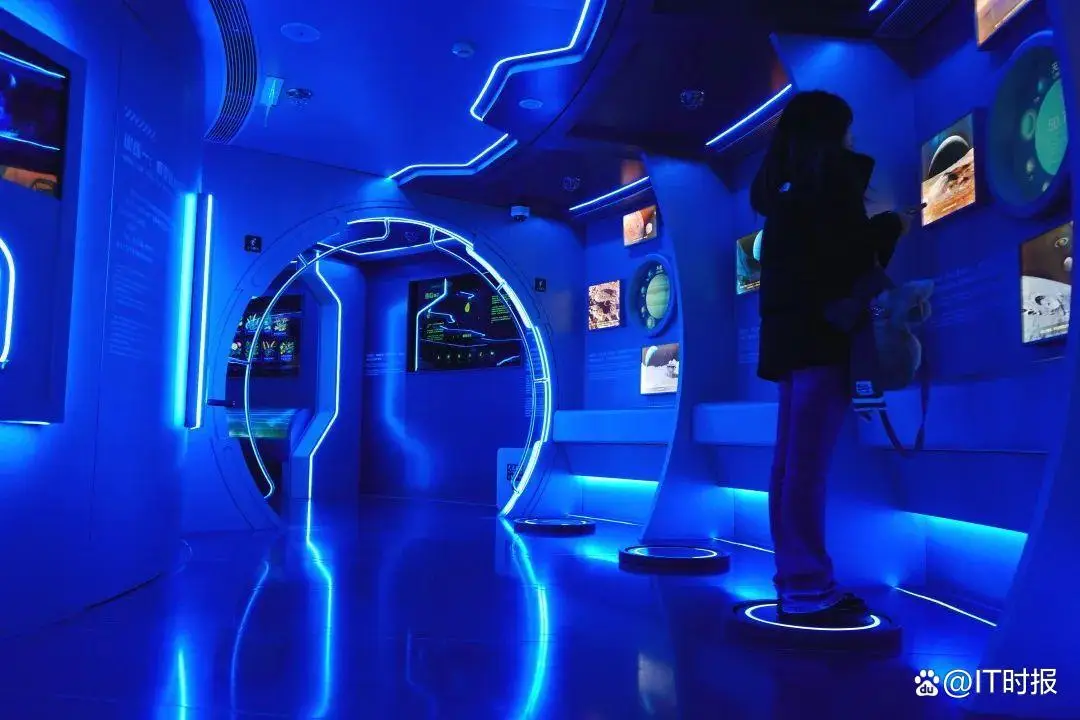 上海城市规划展示馆5D数字沙盘_东方明珠元宇宙沉浸体验_东方明珠vr过山车视频