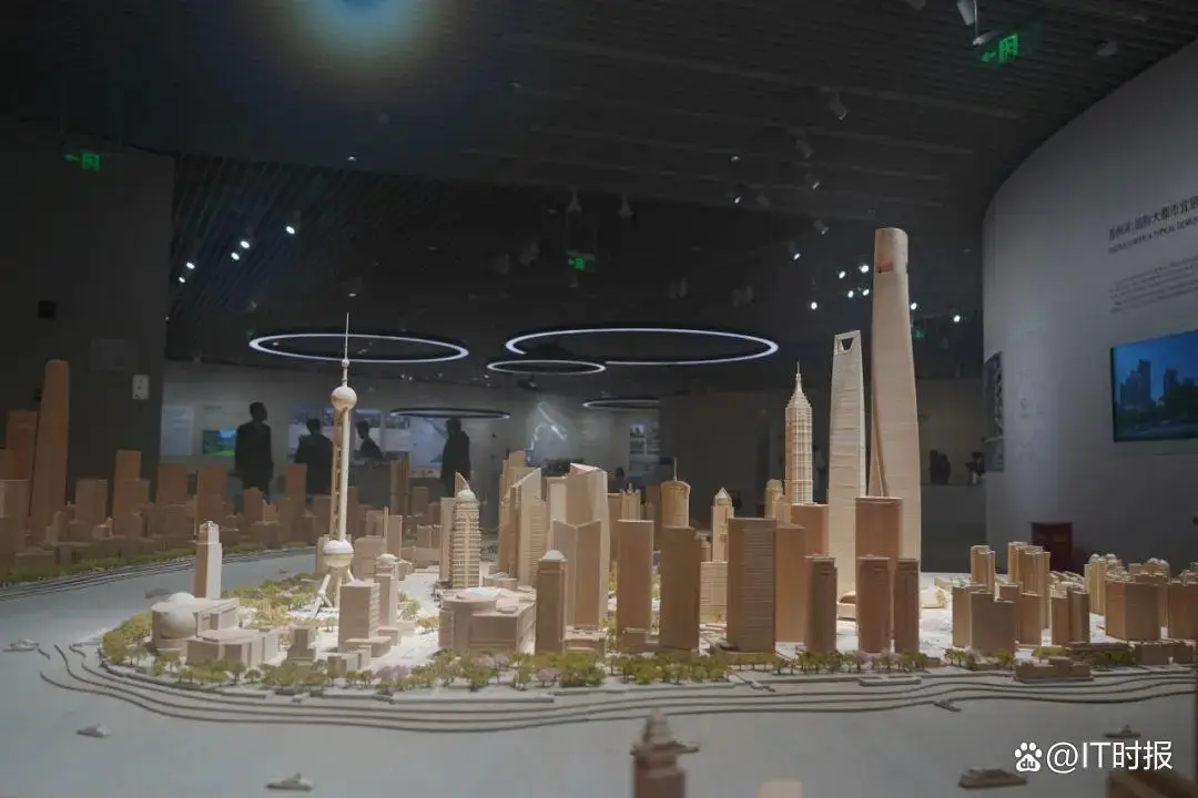 上海城市规划展示馆5D数字沙盘_东方明珠元宇宙沉浸体验_东方明珠vr过山车视频