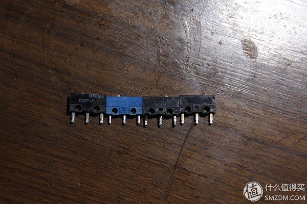 雷柏v500s好用吗_鼠标外观罗技G500富勒X100雷柏V2使用感受罗技G500富勒X100雷柏V2微动更换搭配