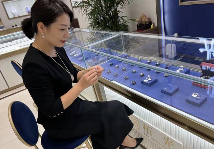 黄金价格下跌_钻石市场增长_柘城钻石产业_现在黄金走势图